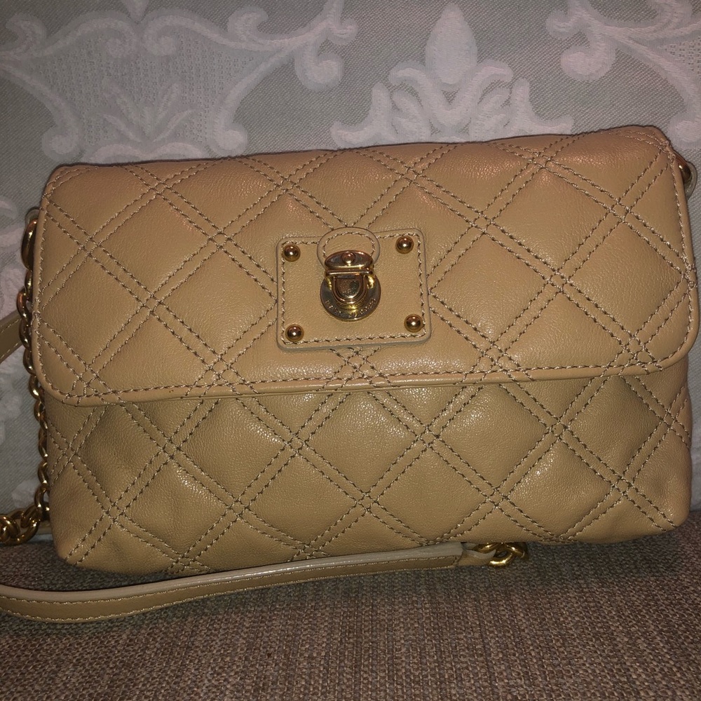 MARC JACOBS Leather Quilted Shoulder Bag Beige